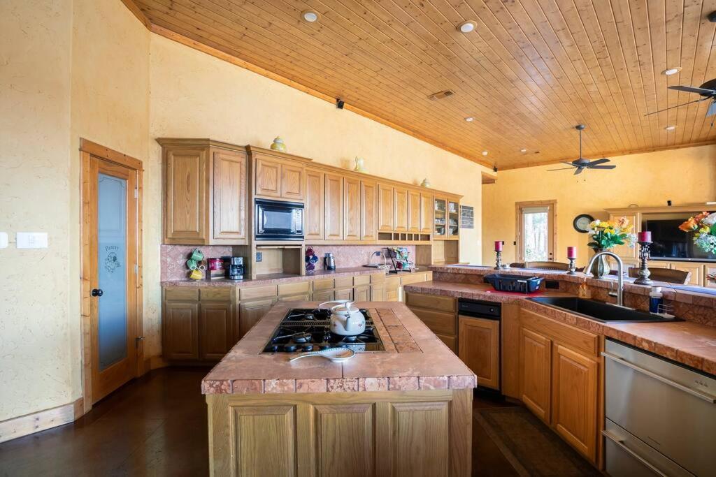 דאלאס Texas Ranch House With 5 Bedroom And Fish Pond מראה חיצוני תמונה