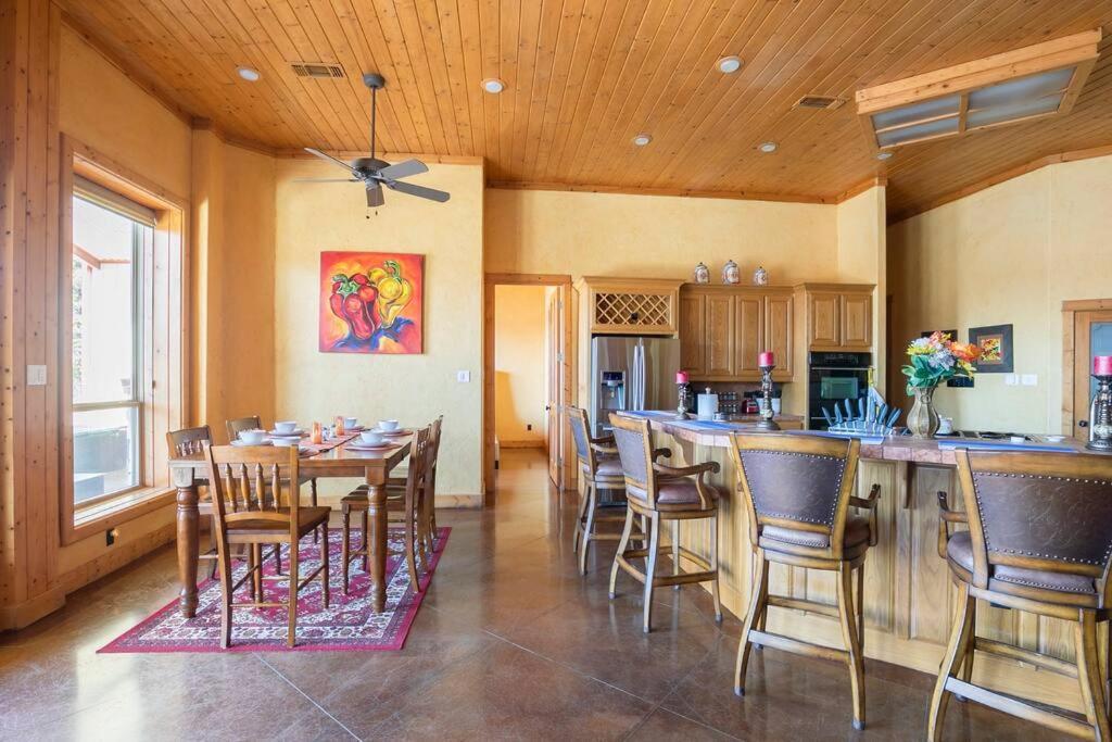 דאלאס Texas Ranch House With 5 Bedroom And Fish Pond מראה חיצוני תמונה